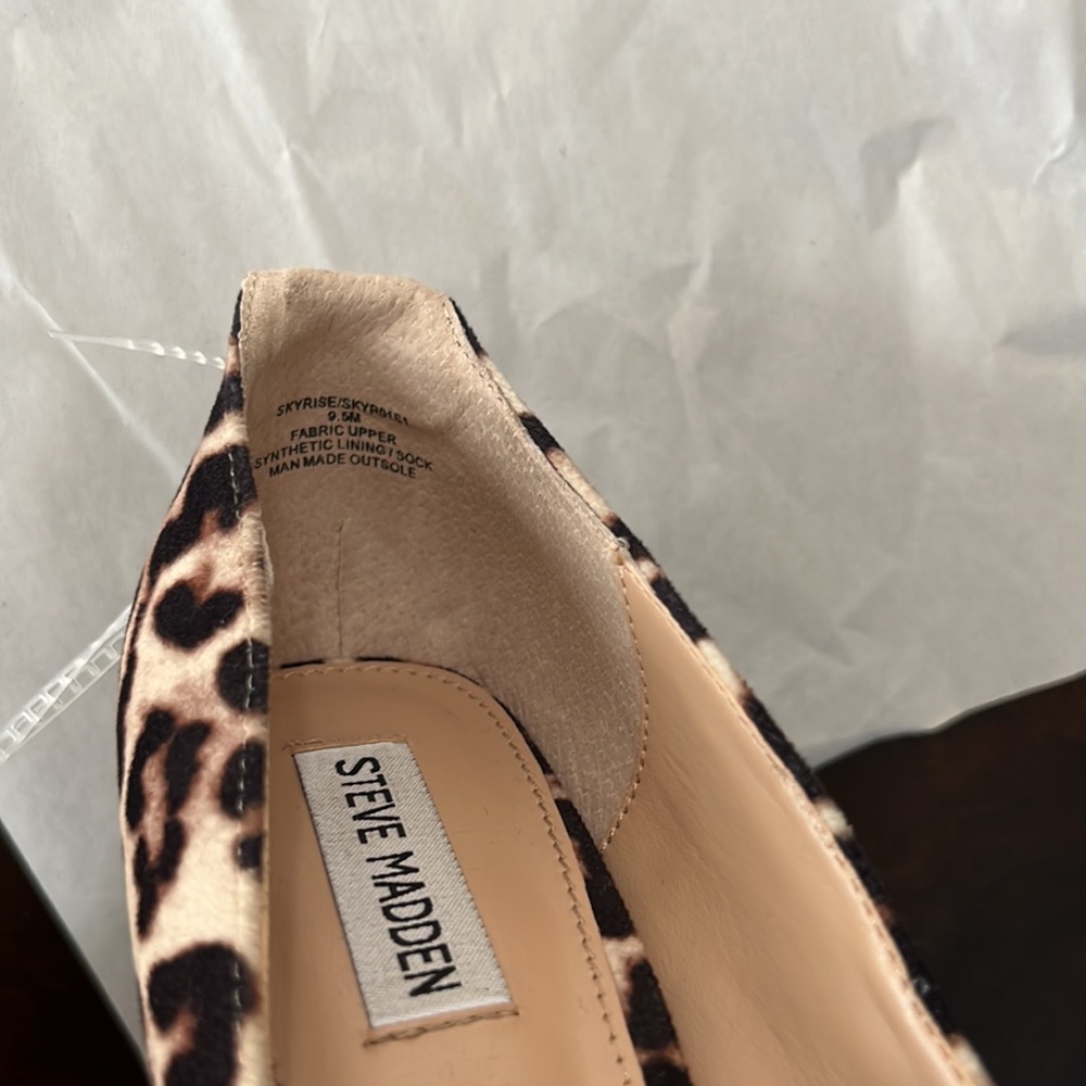 Steve Madden Skyrise Leopard Velvet Platform Pumps. - Picture 13 of 13